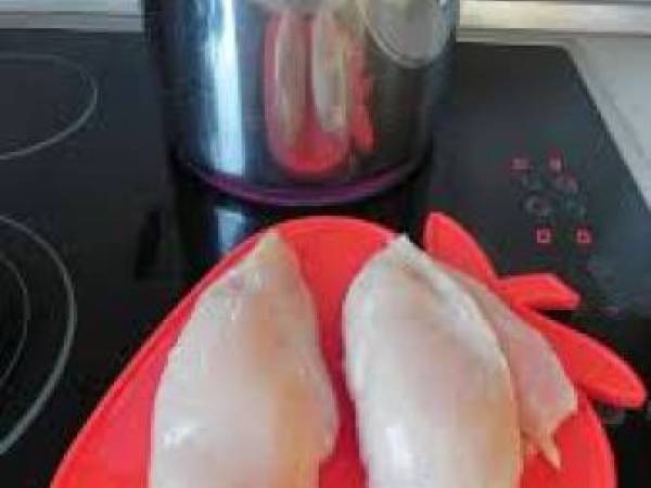 naranjas rellenas de ensalada de pollo y piña - Preparación paso 2