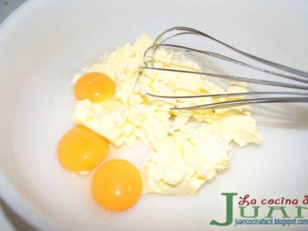 MILHOJAS DE CREMA DE ALMENDRAS - Preparación paso 1