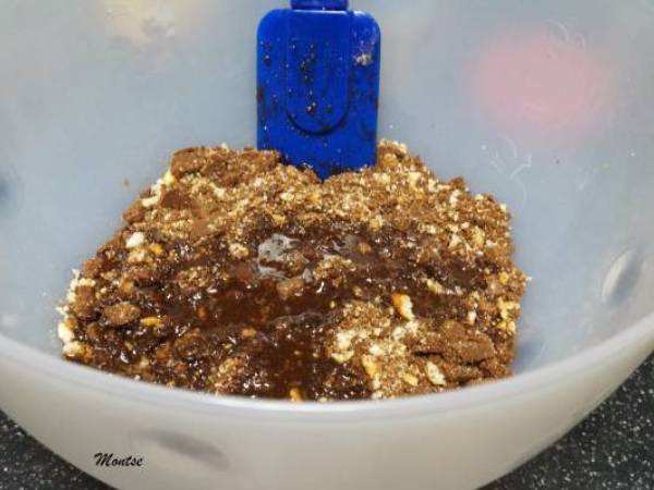 Tarta crujiente de galletas y chocolate - Preparación paso 3