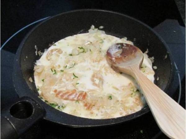 CREMA DE BACALAO CON CREMA DE PIMIENTOS - Preparación paso 3