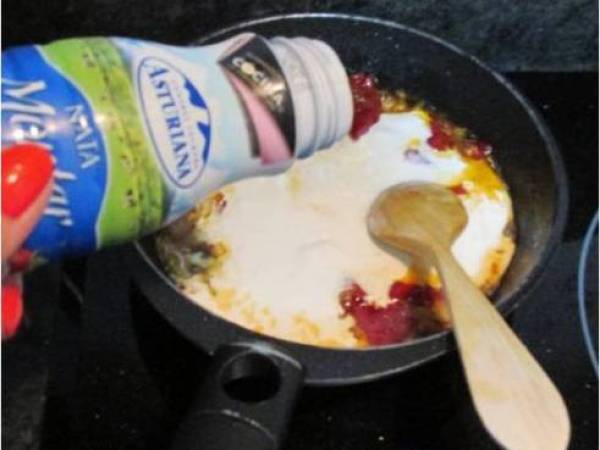 CREMA DE BACALAO CON CREMA DE PIMIENTOS - Preparación paso 6