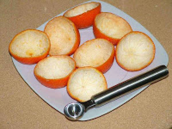 Sorbete de mandarinas servido en su cascara - Preparación paso 3