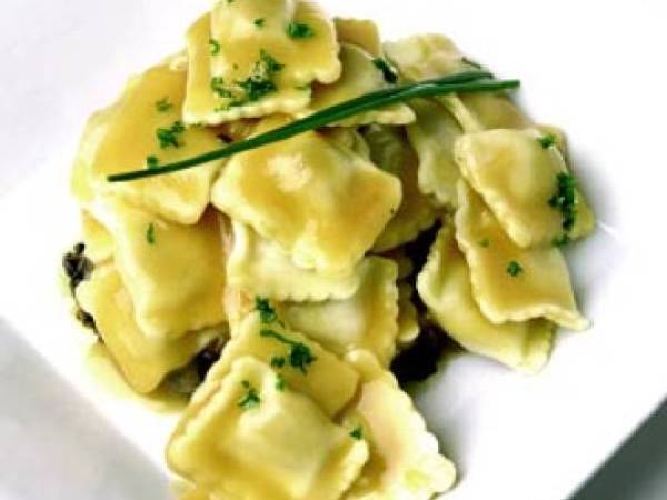 Raviolis caseros de esparragos y requeson - Preparación paso 7