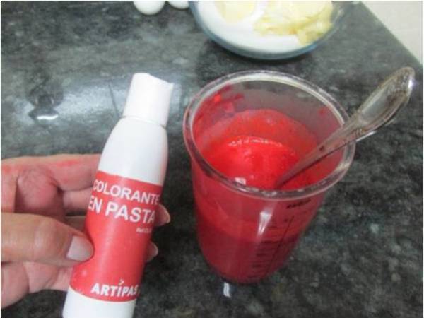 Red velvet (terciopelo rojo) al aroma de tiramisu - Preparación paso 2