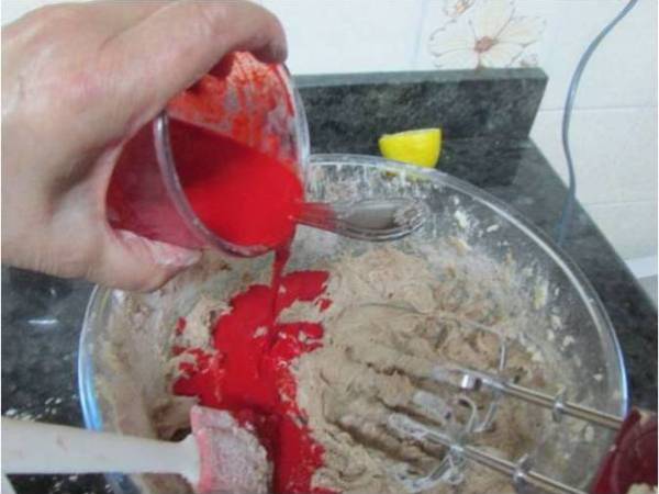 Red velvet (terciopelo rojo) al aroma de tiramisu - Preparación paso 4