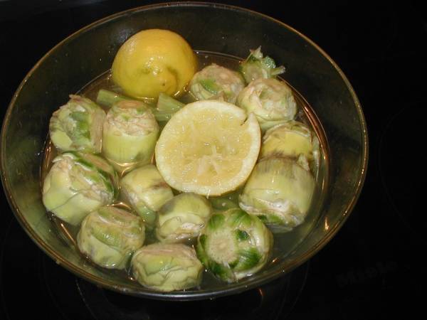 Alcachofas rellenas de calamares - Preparación paso 1