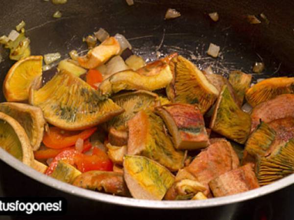 Patatas con níscalos - Preparación paso 3
