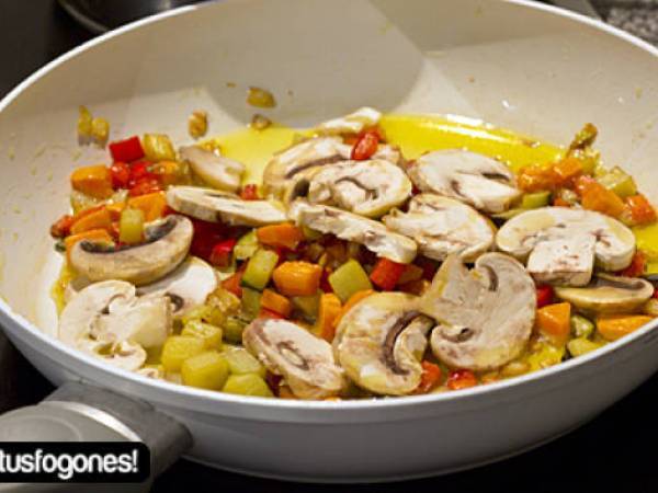 Pollo en salsa con champiñones - Preparación paso 3