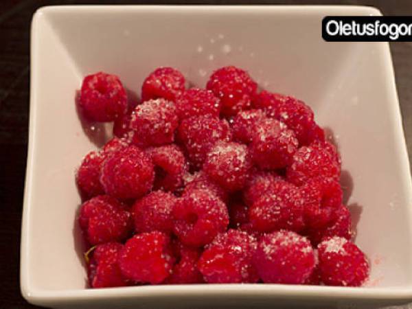 Ensalada de pollo con vinagreta de frambuesa - Preparación paso 1