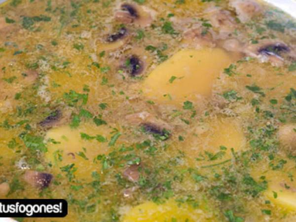 Patatas en salsa con gambas y champiñones - Preparación paso 5