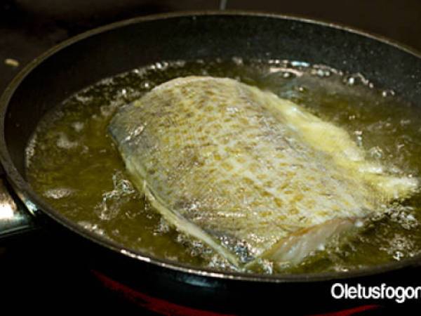 Bacalao confitado en salsa de piquillos dulce - Preparación paso 1