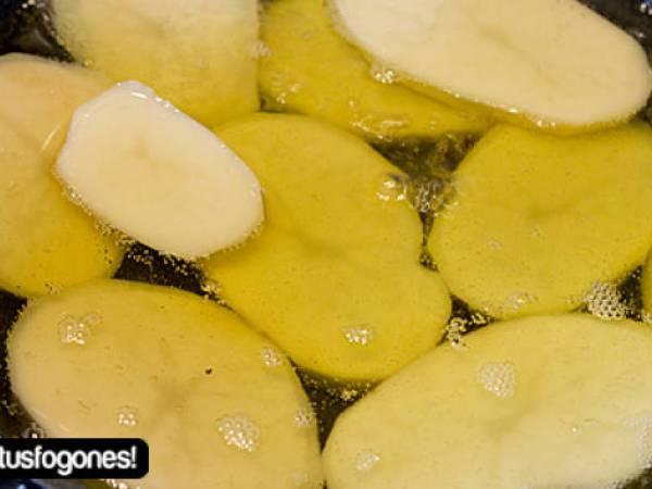 Bacalao confitado en salsa de piquillos dulce - Preparación paso 2