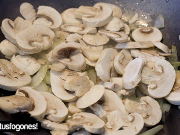 Wok de costillas de cerdo y champiñones - Preparación paso 4
