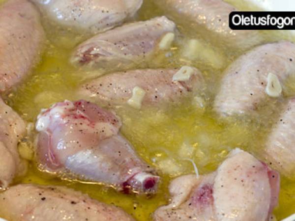 Alitas de pollo al ajillo con champiñones - Preparación paso 1