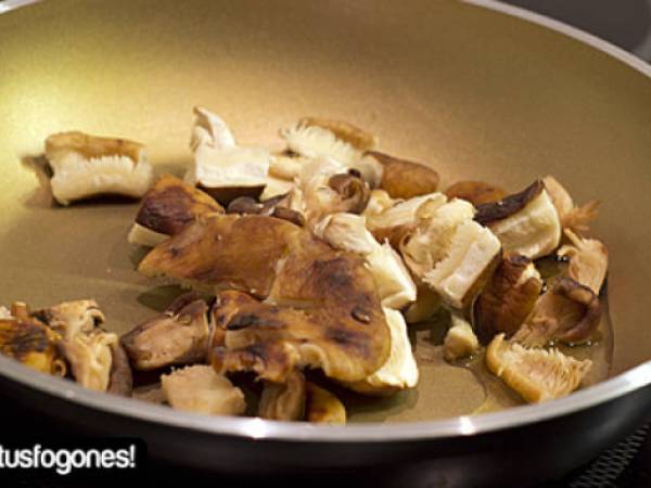 Ensalada de tallarines de cangrejo con shitake - Preparación paso 1
