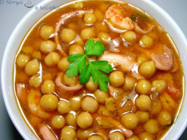 Garbanzos con voladores y langostinos - Preparación paso 1