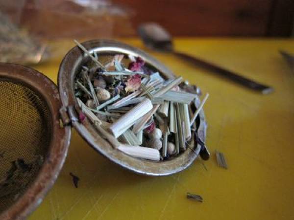 Arroz con cebolleta y jengibre aromatizado con infusión de lemongrass - Preparación paso 1