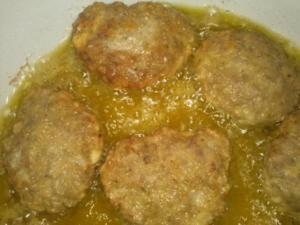 FILETES RUSOS CON TOMATE Y PIMIENTOS ASADOS - Preparación paso 2
