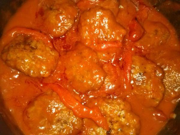 FILETES RUSOS CON TOMATE Y PIMIENTOS ASADOS - Preparación paso 4