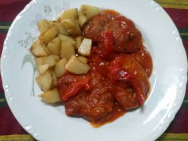 FILETES RUSOS CON TOMATE Y PIMIENTOS ASADOS - Preparación paso 5
