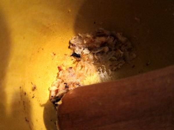 Habas picantes con huevos rotos - Preparación paso 2