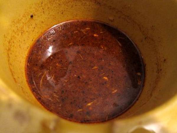 Habas picantes con huevos rotos - Preparación paso 3