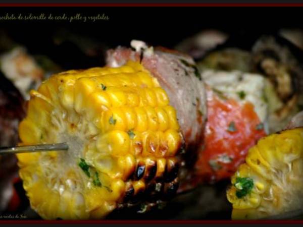 Brocheta de solomillo de cerdo, pollo y vegetales. - Preparación paso 3