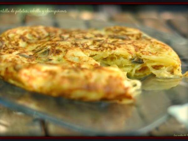 Tortilla de patatas, cebolla y champiñones - Preparación paso 1