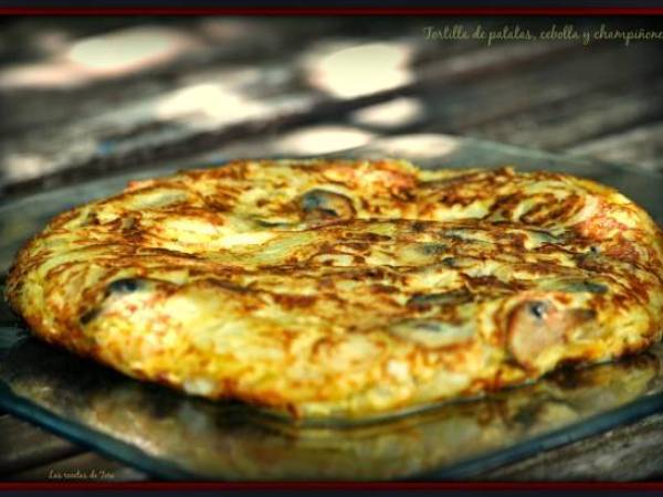 Tortilla de patatas, cebolla y champiñones - Preparación paso 5