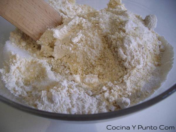 Tarta de Peras con Almendras, sencilla - Preparación paso 1