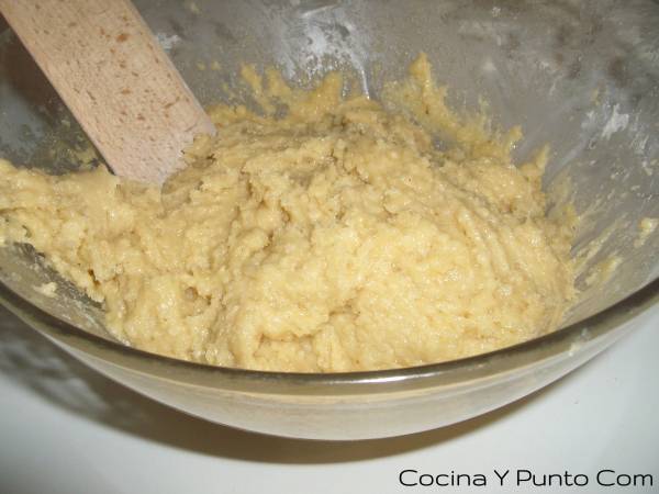 Tarta de Peras con Almendras, sencilla - Preparación paso 2