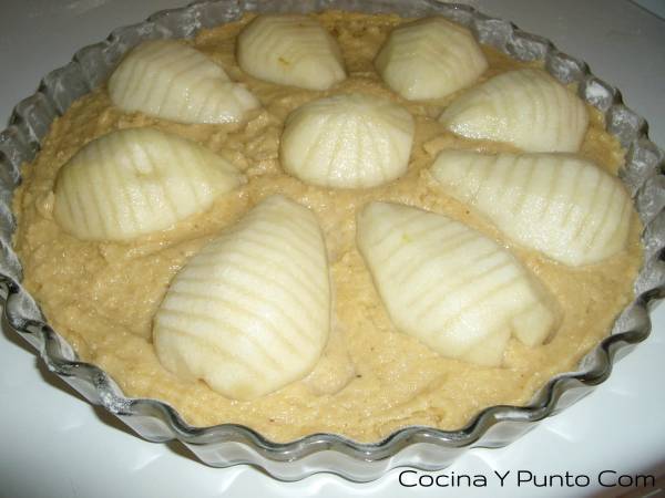 Tarta de Peras con Almendras, sencilla - Preparación paso 3