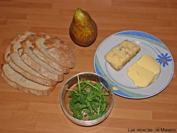 Tosta de queso Stilton y pera (Lockets savoury) - Preparación paso 1