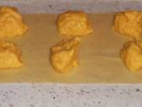 Raviolis frescos rellenos de calabaza y requeson con salsa de mantequilla y nueces - Preparación paso 4