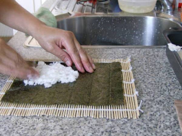 Sushi con alga nori - Preparación paso 6