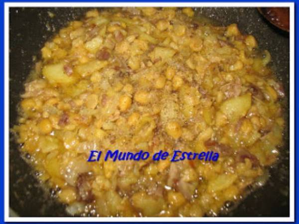 TORTILLA DE GARBANZOS Y CARNE DEL PUCHERO - Preparación paso 4