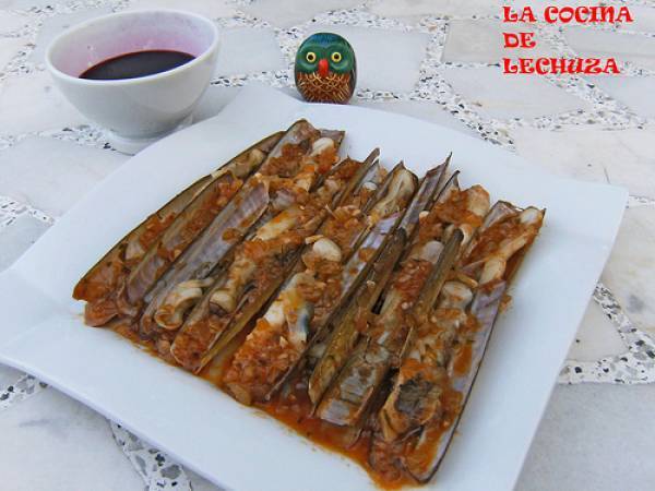 Receta gallega: navajas a la plancha y navajas en salsa marinera - Preparación paso 5