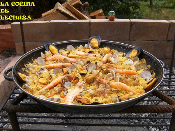 Paella con mariscos (al fuego de leña) - Preparación paso 2