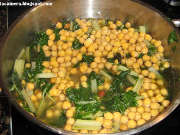 POTAJE DE GARBANZOS CON ACELGAS - Preparación paso 3
