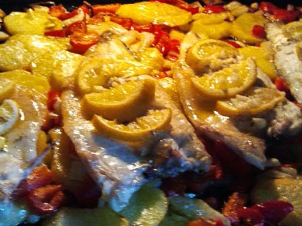 Lubina al horno con patatas y verduras - Preparación paso 1