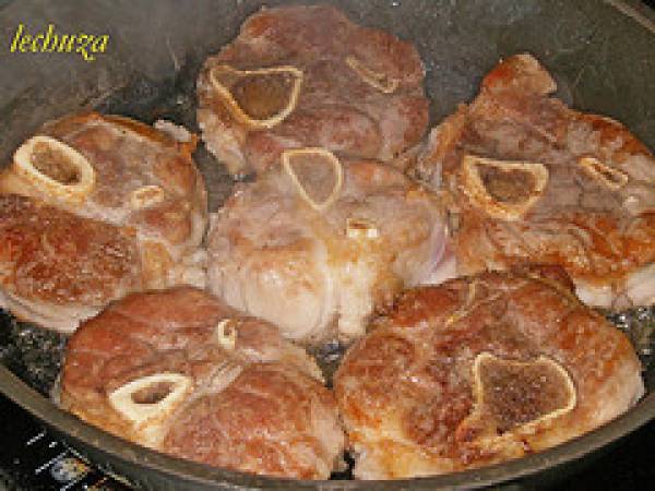 Ossobuco de cerdo guisado - Preparación paso 1
