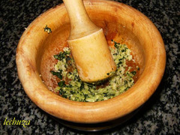 Castañeta (palometa) con tomate - Preparación paso 2