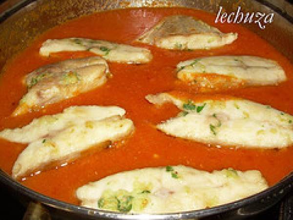 Castañeta (palometa) con tomate - Preparación paso 5