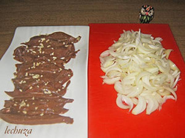 Hígado encebollado al brandy - Preparación paso 2