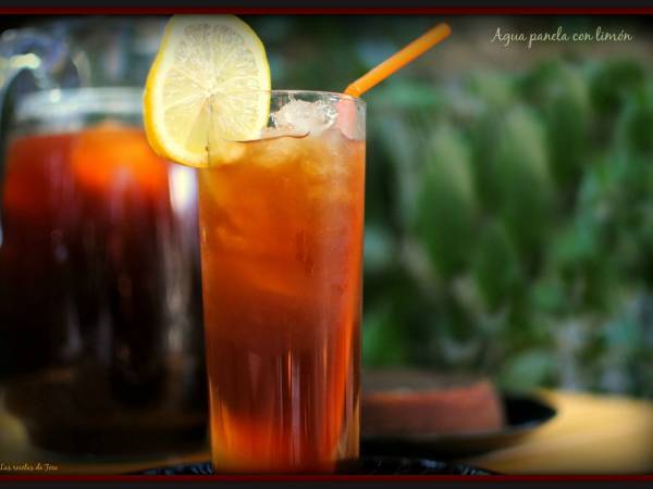 Agua panela con limón - Preparación paso 1