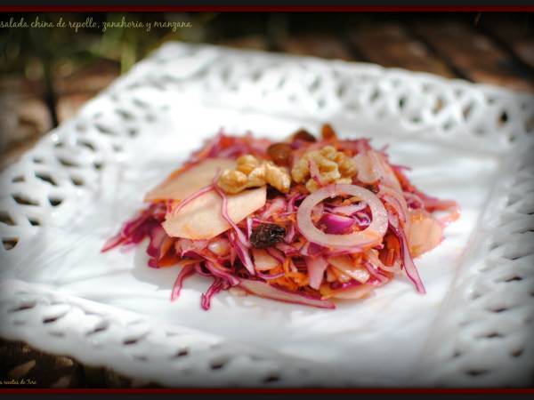 Ensalada china de repollo, zanahoria y manzana - Preparación paso 2