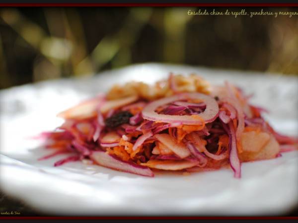 Ensalada china de repollo, zanahoria y manzana - Preparación paso 3