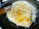 Paso 5 - Espaguetis con salsa de queso y limón