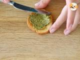 Paso 1 - Tostas pesto, parmesano y tomates secos