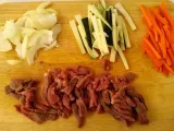 Paso 1 - Wok de noodles de udón con ternera y verduras